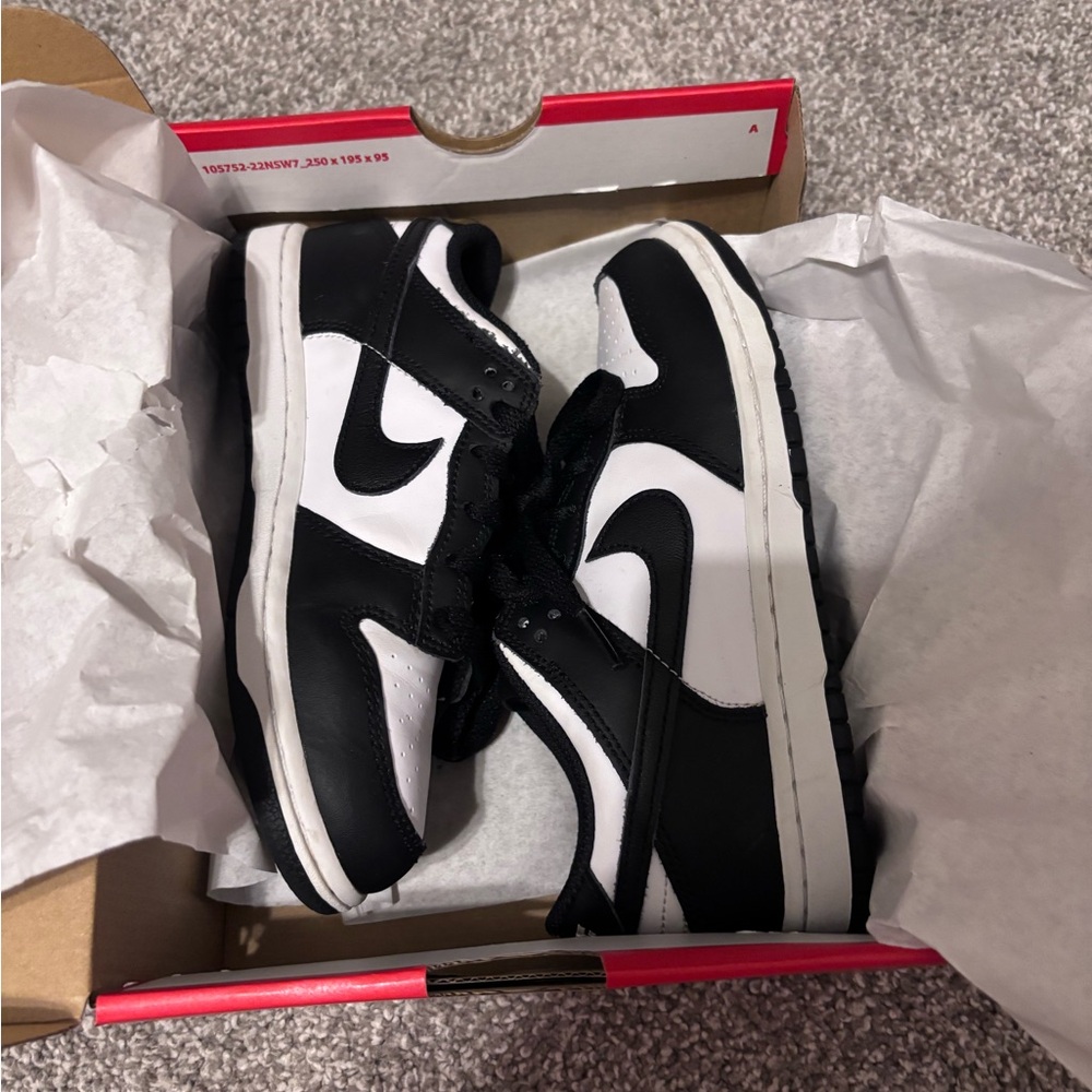 Nike Kids Panda Dunk Low Black and White Athletic Sneakers Size 2Y With Box!